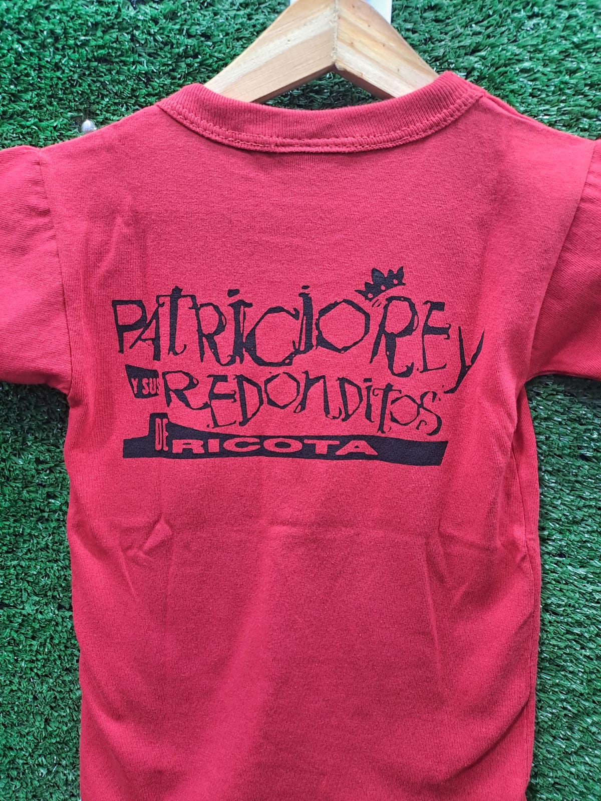 Alternative view of REMERA LA MOSCA Y LA SOPA- PR