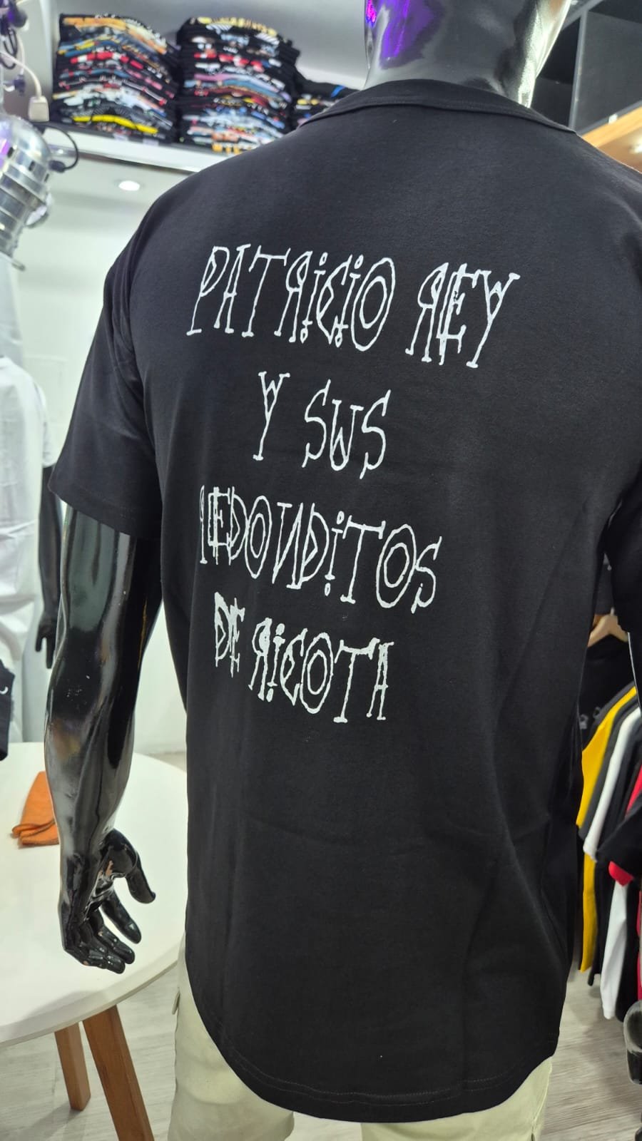 Alternative view of REMERA PR- LOCO SUELTO