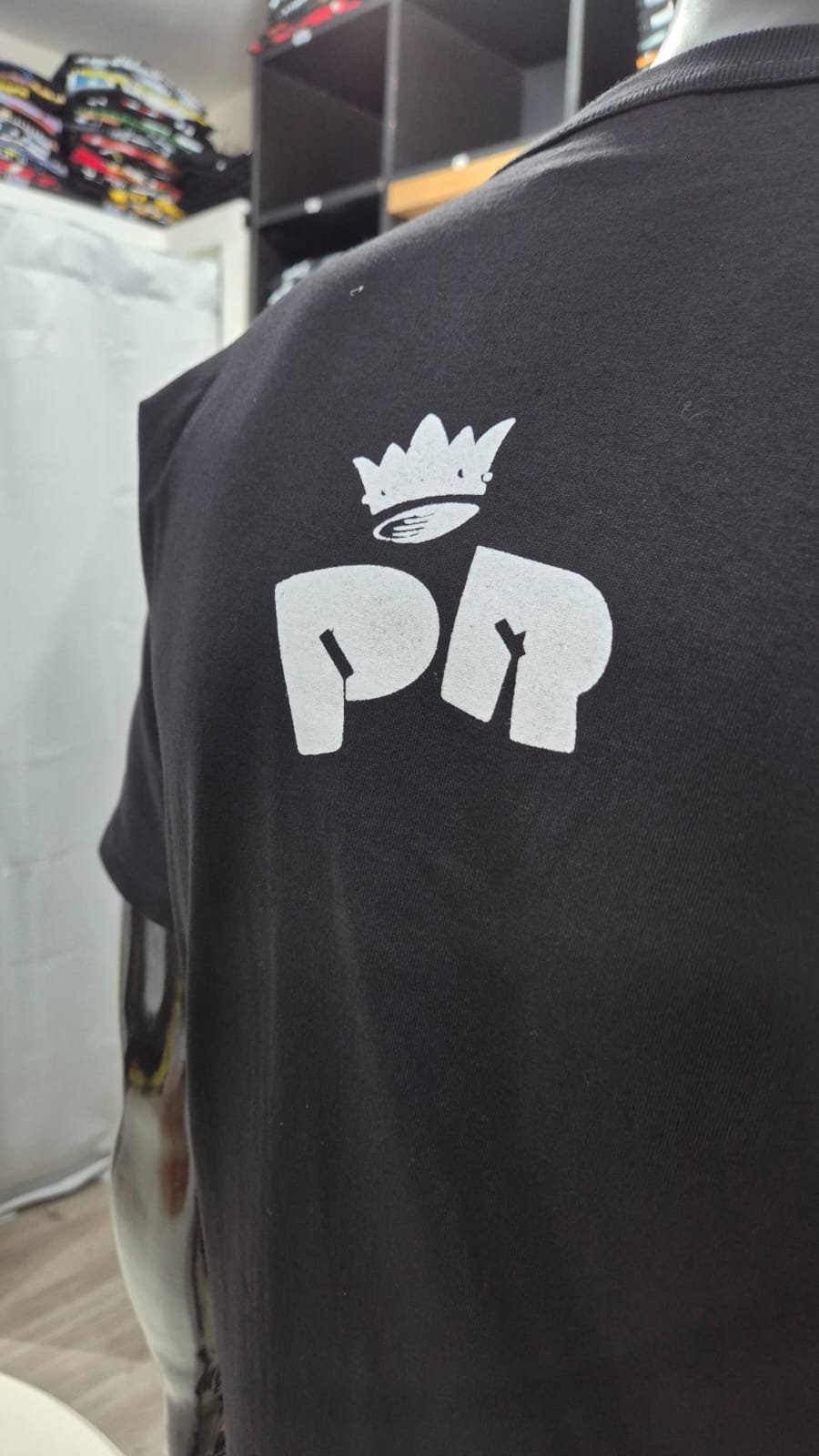 Alternative view of REMERA- PATRICIO REY Y SUS REDONDITOS DE RICOTA