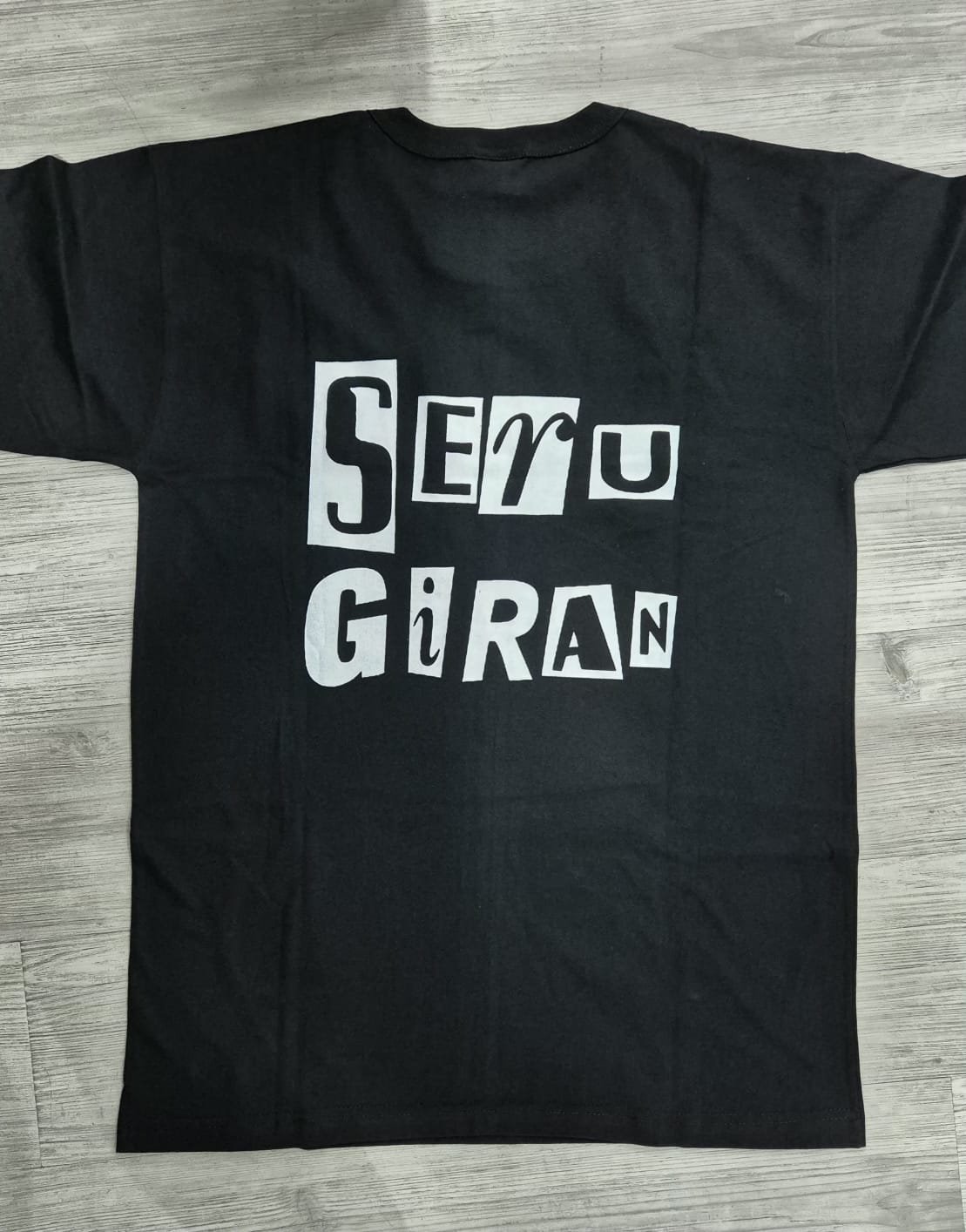 Alternative view of REMERA CHARLY-SERU GIRAN