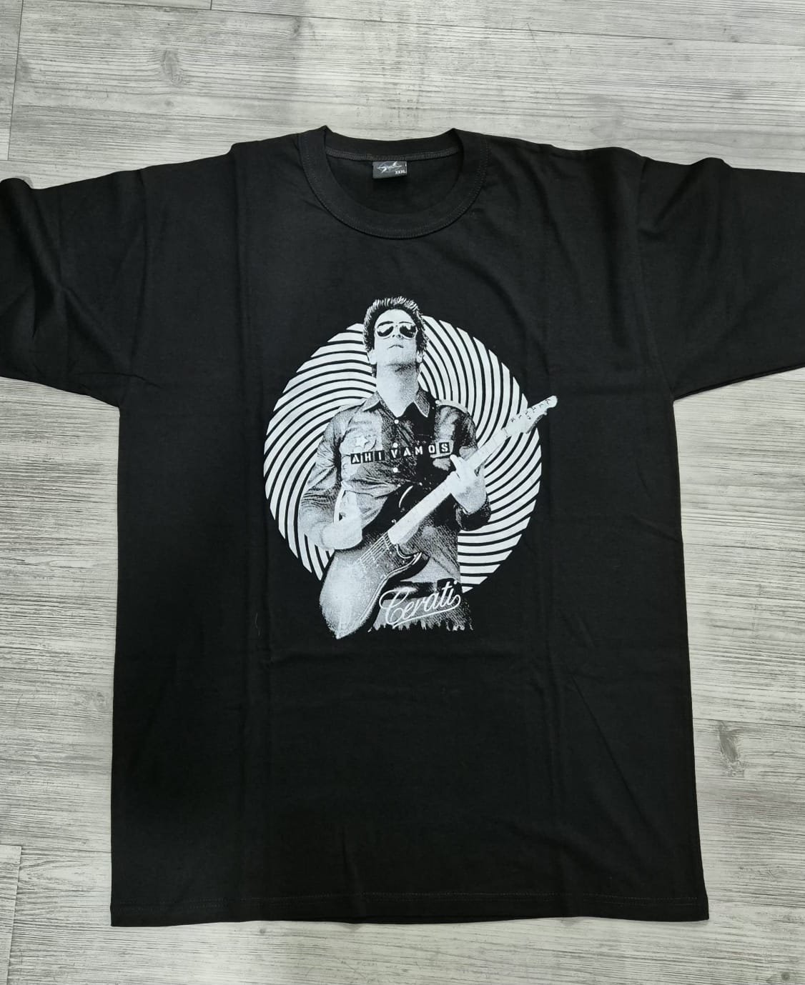 REMERA CERATI
