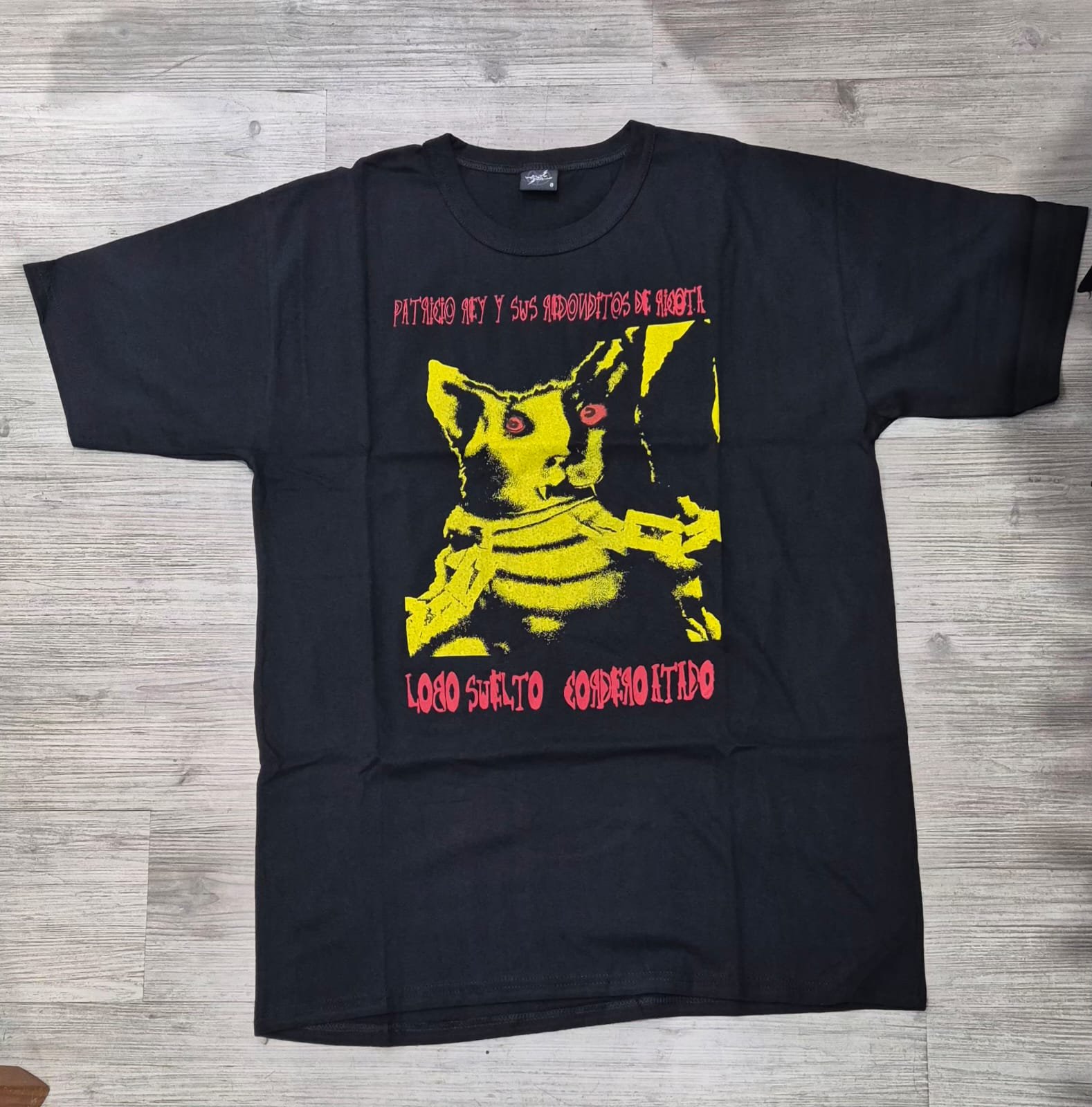 REMERA PR-LOBO SUELTO CORDERO ATADO