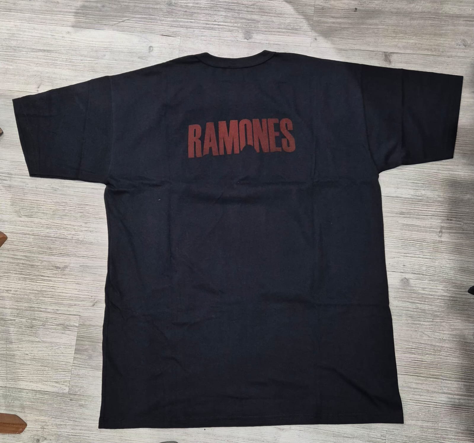 Alternative view of REMERA RAMONES